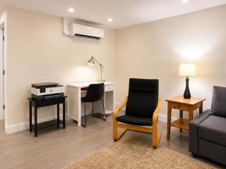 Stylish Harlem Duplex with Private Patio Near Central Park - 3
