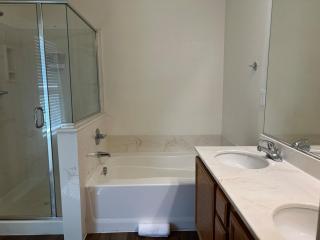 Extended Stay 3 or 4 Beds Cozy Smart Home Living - 2
