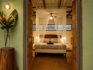 Villa Laurel - 2BR Jungle Villa with Private Pool - 6