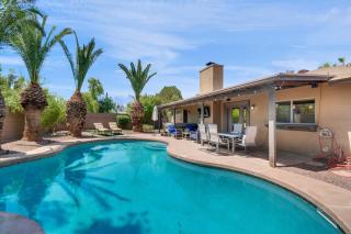 4 bdr, Two Master suite, billiards & desert oasis pool - 8