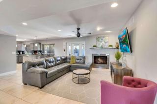 4 bdr, Two Master suite, billiards & desert oasis pool - 7