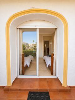 Luxury Garden Apartment Pool Beach Access - 4