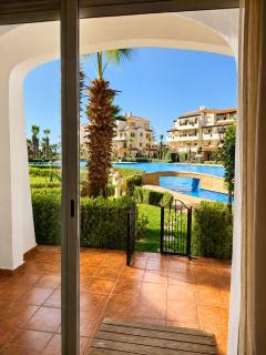 Luxury Garden Apartment Pool Beach Access - 3