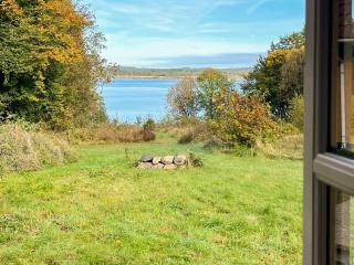 Lakeside Holiday Home with Forest - 7