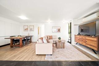 Point Arkwright Escape - Rooftop Pool & Views - 4