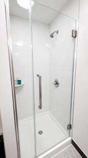 Cozy Room, Private Bath, 25 Min to NYC - 5