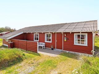 Familyfriendly Retreat near Beach - 0