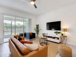 Superb Thematic 2BR with Waterpark & Garage - 8