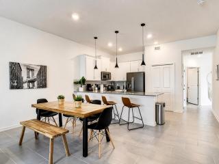 Superb Thematic 2BR with Waterpark & Garage - 6