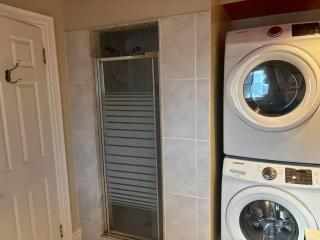 Large Private Unit in Richmond Hill - 7