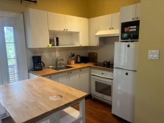 Large Private Unit in Richmond Hill - 4