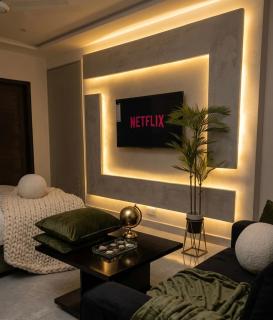 Ivóry Designer Apartments Gulberg MM Alam Pool - 9