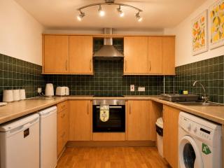 Sunderland City Centre Sleek 2 Bed Apartment - 7