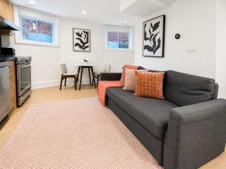 Stylish 2BR West End Oasis Near High Park - 5