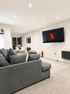 Contractor Stays Central Rugeley 2 Bed Sleeps up to 8 - 8