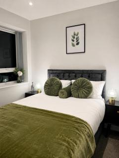 Contractor Stays Central Rugeley 2 Bed Sleeps up to 8 - 2