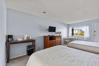 Studio Ground Floor Condo for 4 - Pool and Hot Tub - 3