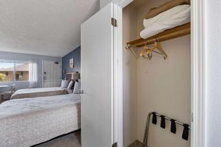 Studio Ground Floor Condo for 4 - Pool and Hot Tub - 2