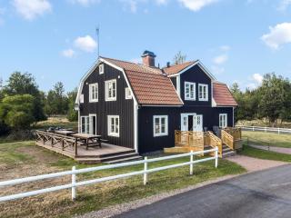 Småland wilderness adventure - 15 beds - 2 bathrooms - 9