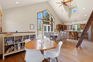 Private 22-Acre Farmhouse Retreat - Hot Tub Game Barn - 9