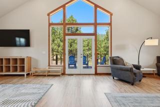 Private 22-Acre Farmhouse Retreat - Hot Tub Game Barn - 6