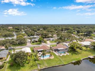 Waterfront Pool Home Clearwater Retreat Monthly Rental 31 days minimum - 2