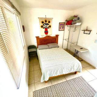 Entire house, 4 bedrooms with bathroom - 4