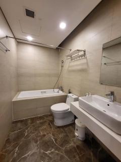 Three Bedrooms FLC Sea Tower Quy Nhơn - Quy Nhơn Beach - 5