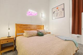 New Downtown Indy Skywalk Access Sleeps 7 - 3