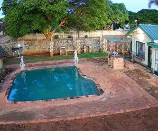 Mangoe Guest Lodge - 2