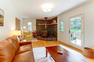 Creekside Cottage: Kayak, Tube, Fish, Remote Work - 5