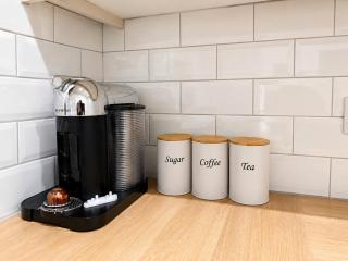 Cosy Modern 2BR Leeds City Stay Free Parking 1gb Wi-fi - 5
