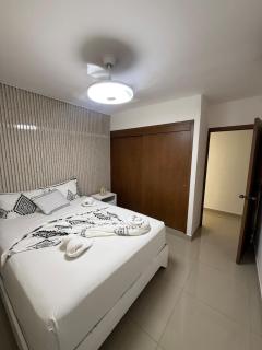 Luxury Penthouse with Pool & Private Jacuzzi - 8