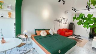 Full of light 2BR Studio w/ balcony @Train Street - 2