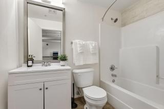 New Cozy 3BR Apt - Perfect for Families & Groups - 2