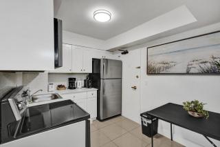 Oceanfront condo beach service 411 - Miami Beach - 2
