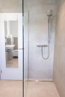 Modern 2-room apartment - central & stylish - 2