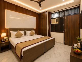 Hotel Kasa Stays Near Pacific Mall - 0