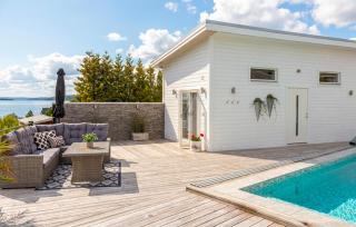 Gorgeous Home In Uddevalla With Private Swimming Pool, Can Be Inside Or Outside - 3