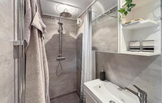 Gorgeous Home In Uddevalla With Private Swimming Pool, Can Be Inside Or Outside - 5