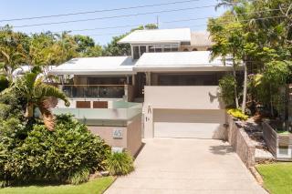 Sunshine Beach Retreat, Pool, Backyard - 9