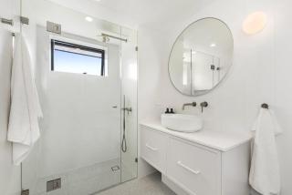 St Tropez 7, Stylish Apartment on the Noosa Waterfront, River Views - 1