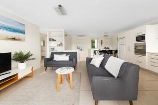 Soundhaven 1 Noosa Parade with Pool - 7