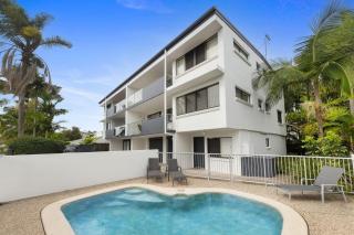 Soundhaven 1 Noosa Parade with Pool - 4