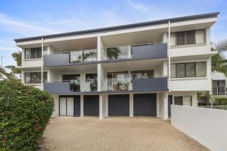 Soundhaven 1 Noosa Parade with Pool - 3
