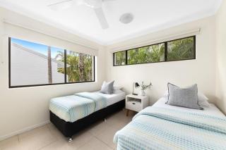 Soundhaven 1 Noosa Parade with Pool - 1