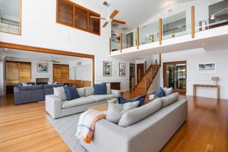Riverside Elegance on Noosa Parade - 7