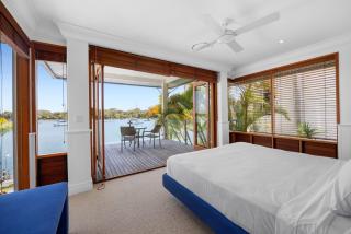 Riverside Elegance on Noosa Parade - 3