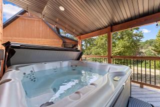 Creekside Cabin Cozy Stay - 6