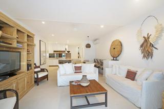 Riverfront Apartment, Perfect Location - 6